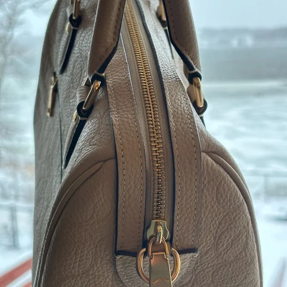 Coach Rowan in Oat Signature Leather with Wristlet - Picture 11 of 12